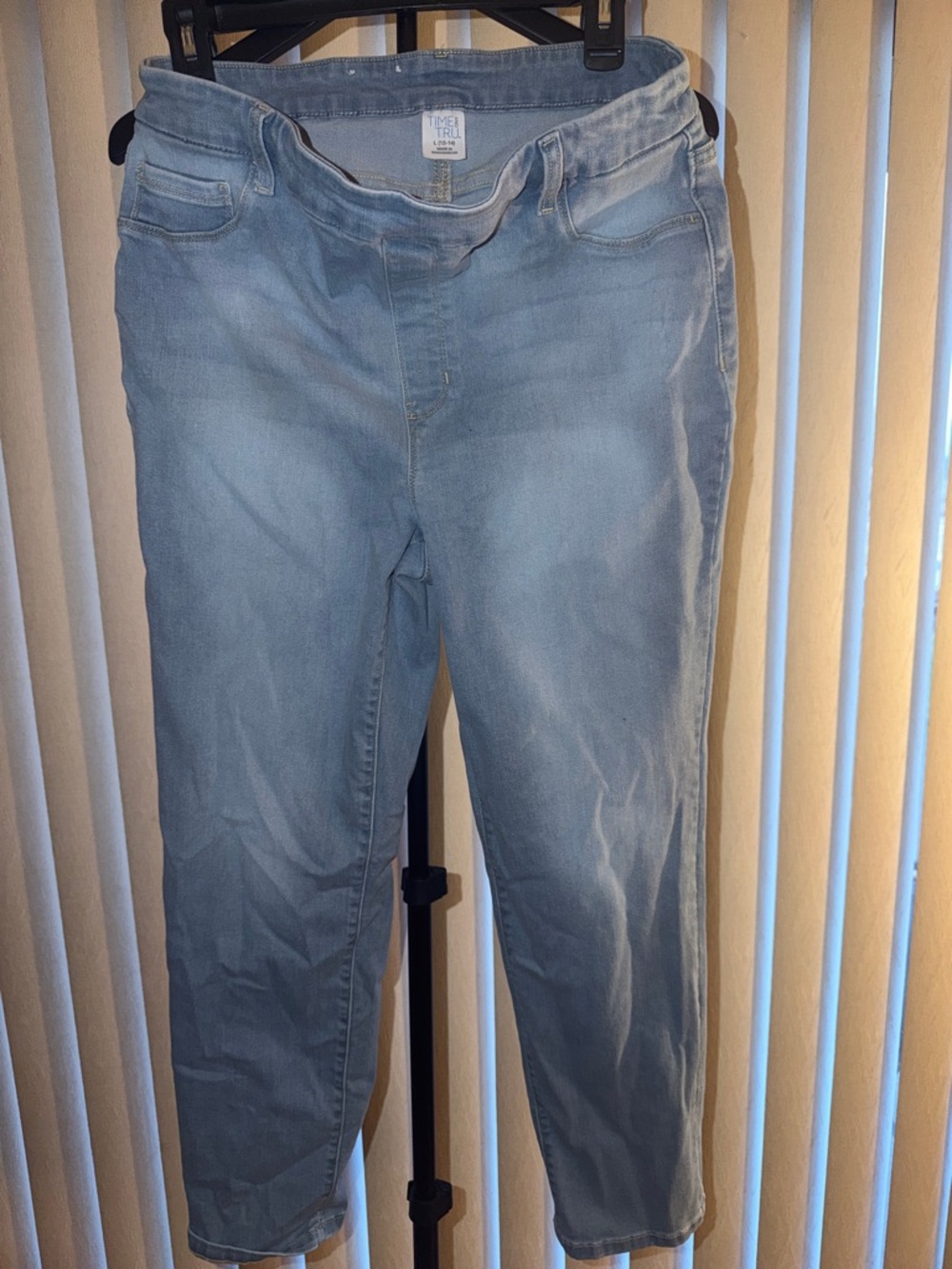 Time and Tru Light Blue Pull-On Jeans